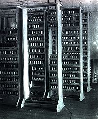 EDSAC, von Neumann mimarisini uygulayan ilk bilgisayarlardandır.